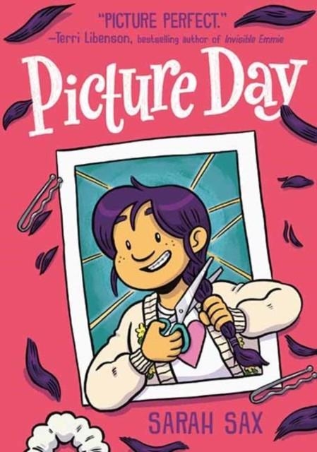 PICTURE DAY (A GRAPHIC NOVEL) | 9780593306871 | SARAH SAX