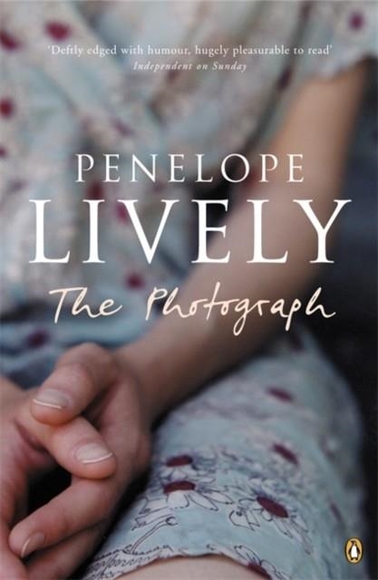 PHOTOGRAPH, THE | 9780141011943 | PENELOPE LIVELY